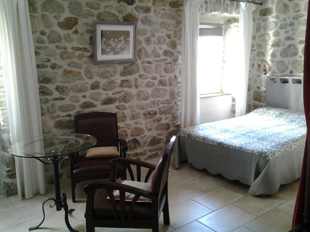 Le Mas De La Musardiere Chambres D Hotes Les Assions Rum bild